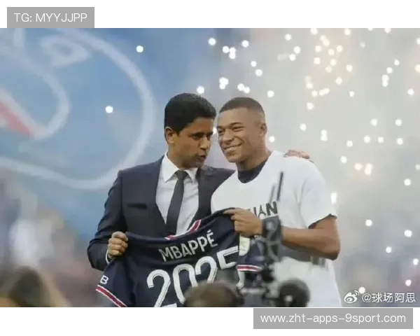 姆巴佩与前任教练深情拥抱，师徒情谊暖心