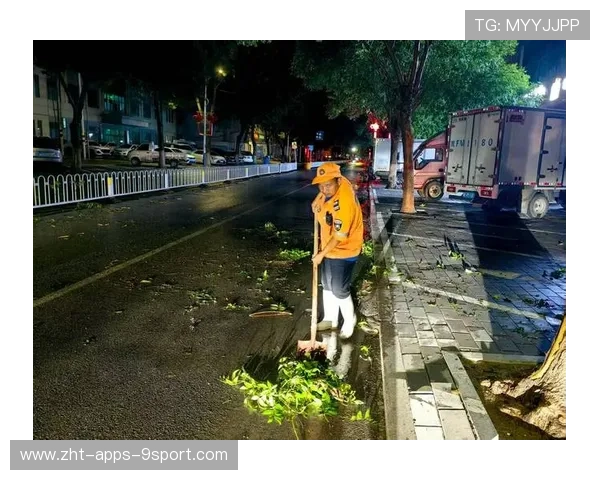 多地暴雨雷暴,比赛时间频繁推迟——风雨中的赛事运营新纪元 多地暴雨雷暴,比赛时间频繁推迟——风雨中的赛事运营新纪元