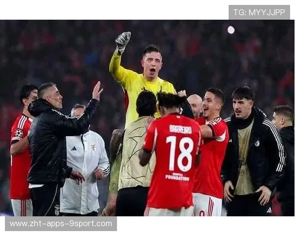 爆发瞬间!运动员绝杀成就“燃”场传奇! 爆发瞬间!运动员绝杀成就“燃”场传奇!